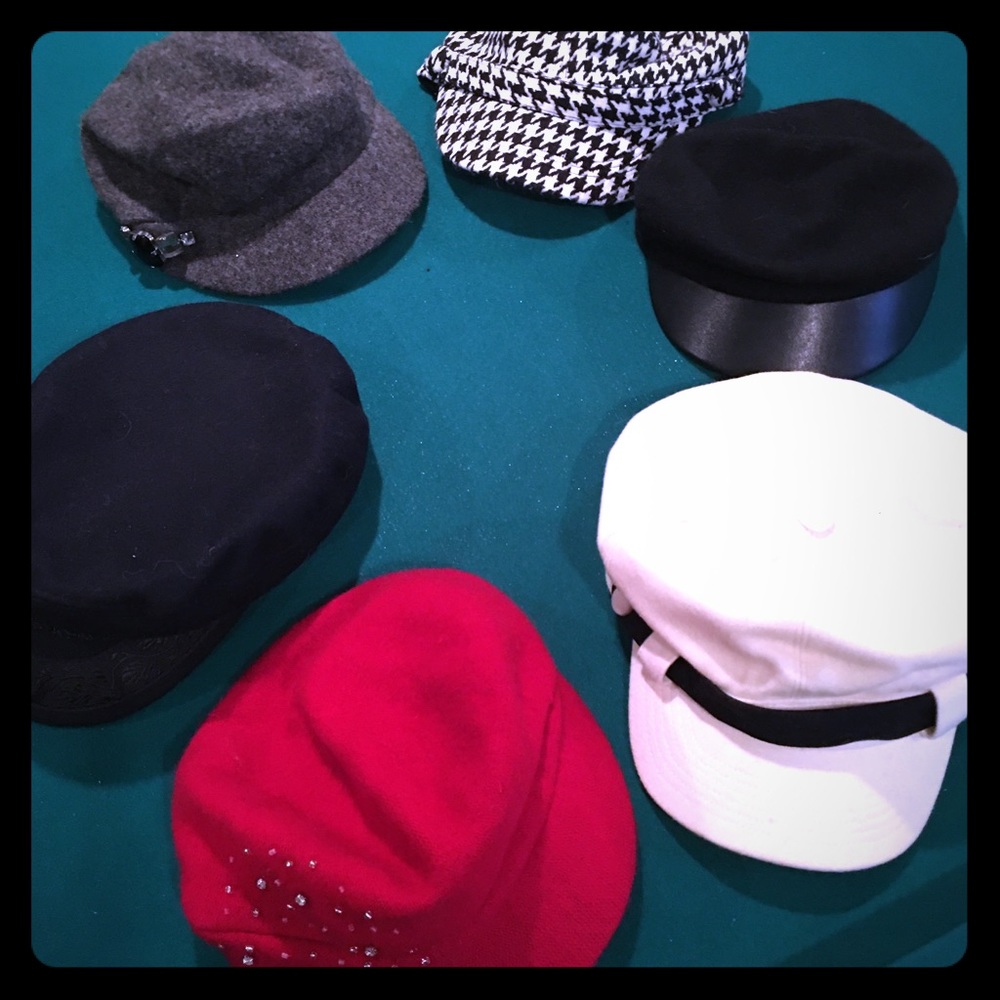 5 Wool Blend Hats $25/Ea Or 5 For $100‼️🔥❤️💃🏽🔥